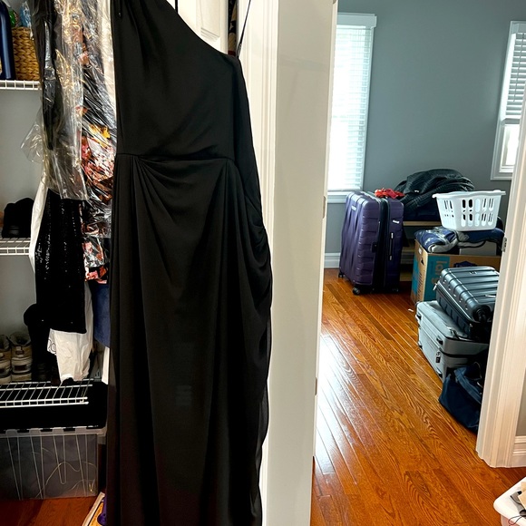 Formal one shoulder Bill Levkoff formal dress size 10.. Color black 👗🥻 - Picture 2 of 4